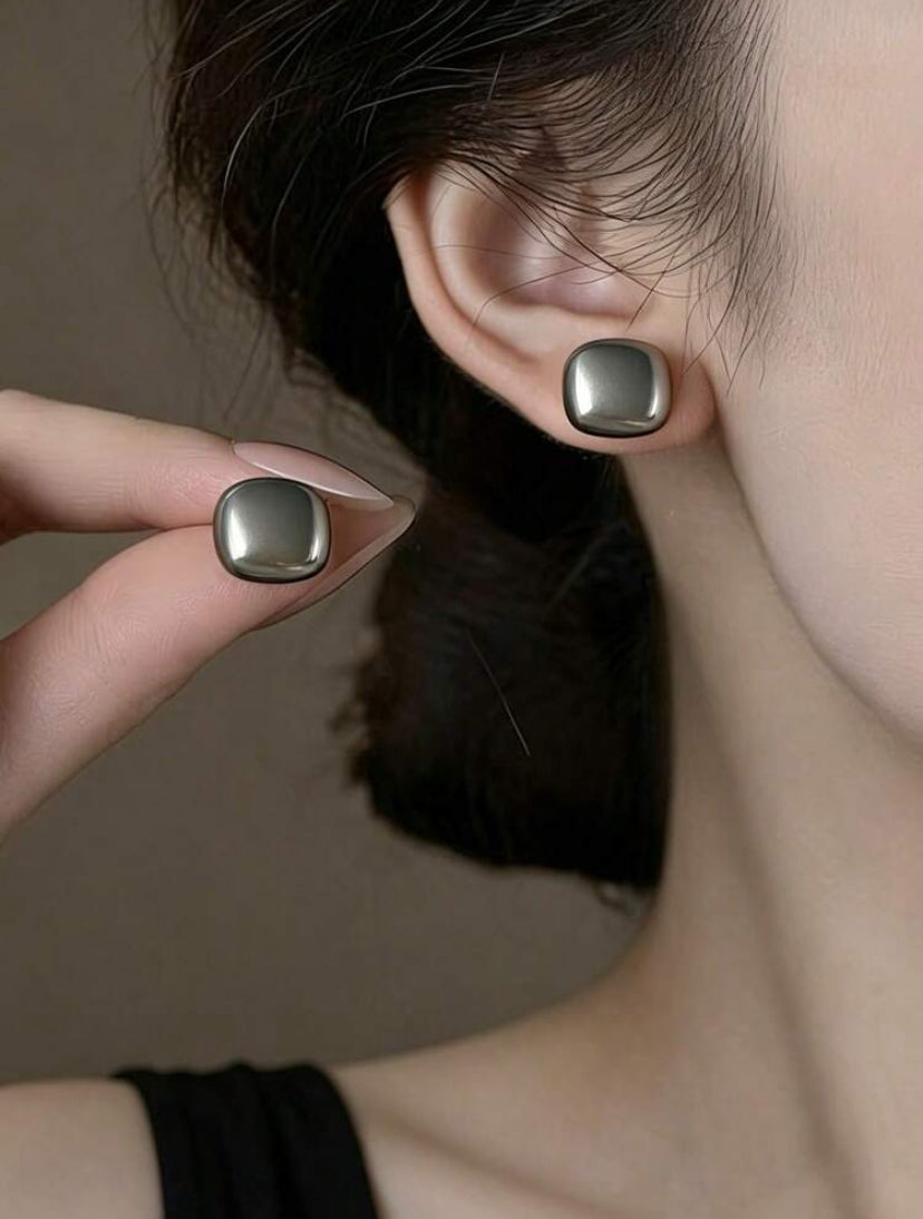 Pearl Stud Earring